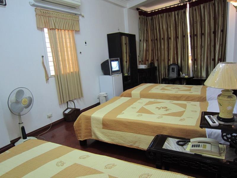 Hoang Cuong Hotel Hanoi Exterior photo