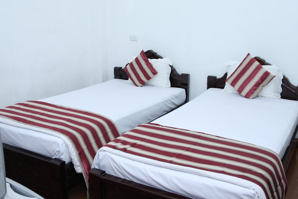 Hoang Cuong Hotel Hanoi Exterior photo