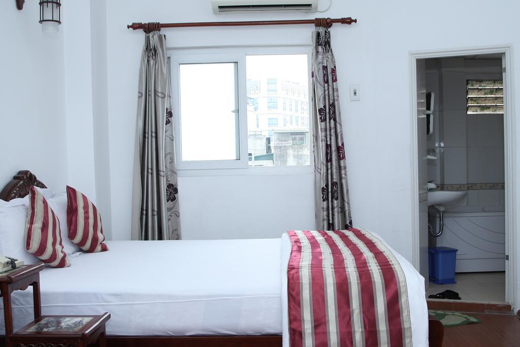 Hoang Cuong Hotel Hanoi Exterior photo